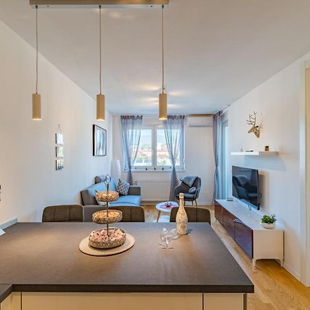 Flexible Selfcheckins 25 - Zagreb - Garage - Loggia - New - Luxury 아파트 외부 사진