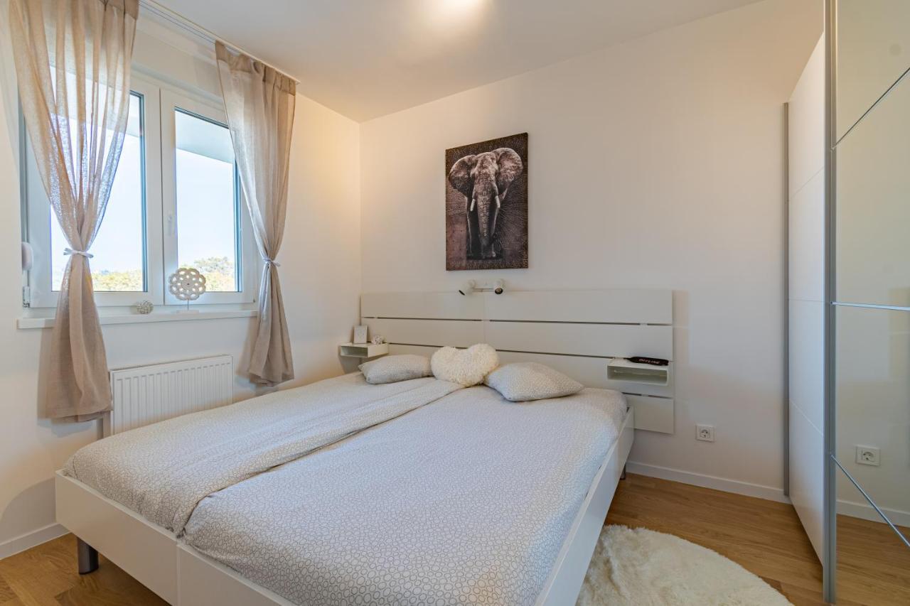 Flexible Selfcheckins 25 - Zagreb - Garage - Loggia - New - Luxury 아파트 외부 사진